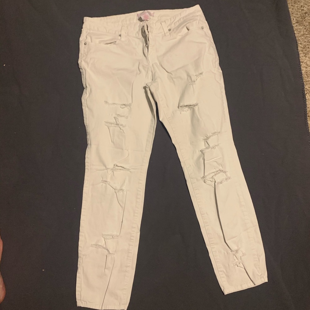 Destroyed jeans